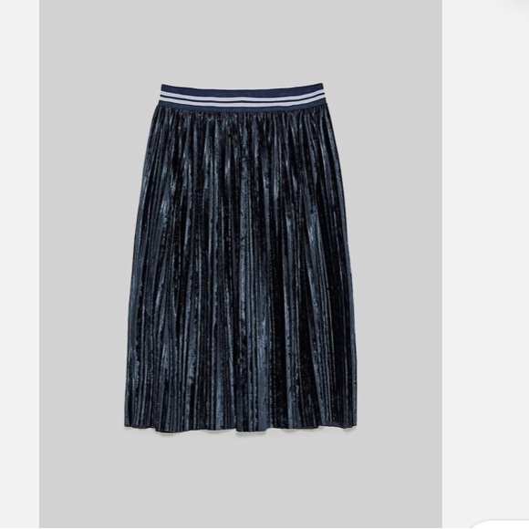 NWT Zara PLEATED VELVET SKIRT
MIDNIGHT BLUE SZ M - Picture 3 of 7
